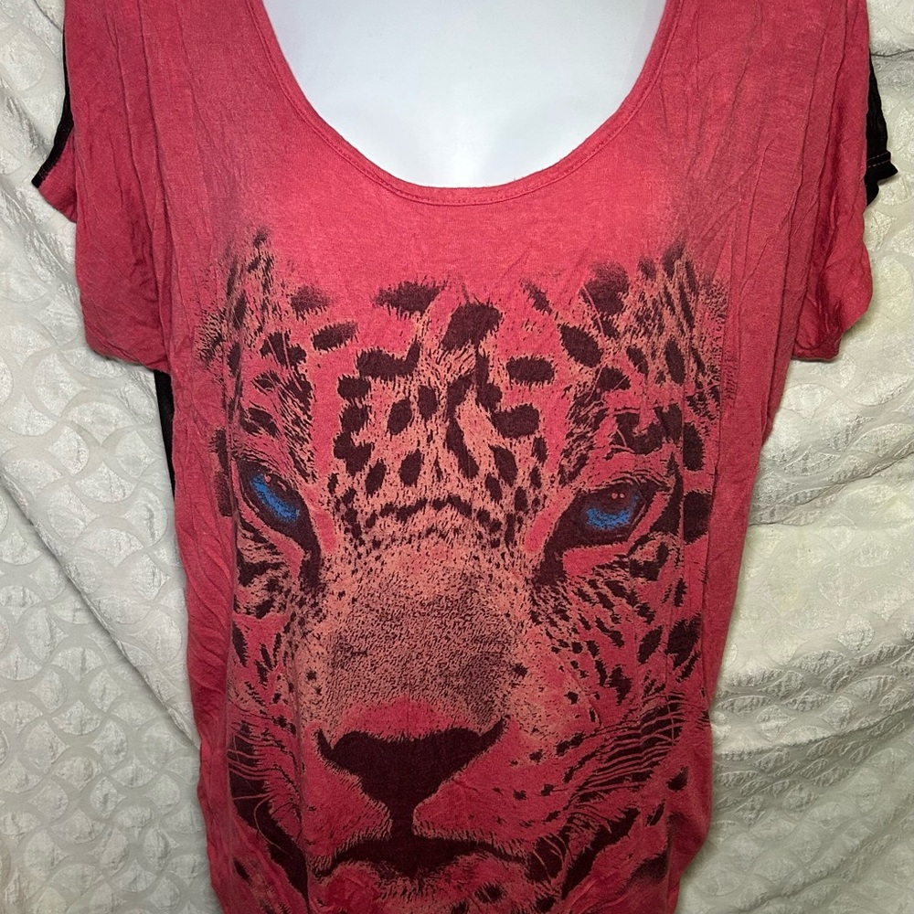 Free Kisses Red Leopard Graphic Tee
